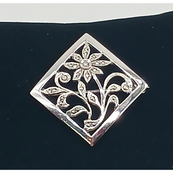Unbranded Jewelry - Sterling & Marcasite Flower Diamond Shaped Brooch Pin Filigree Silver